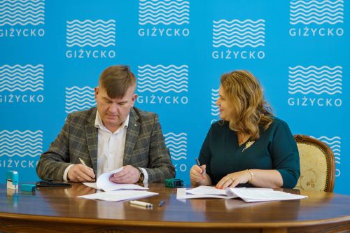Podpisanie umowy na budowę mieszkań komunalnych	