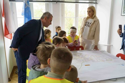 Przedszkolaki z Bajki - Grupa Motylki z wizytą w Urzędzie Miejskim_8.05.2026